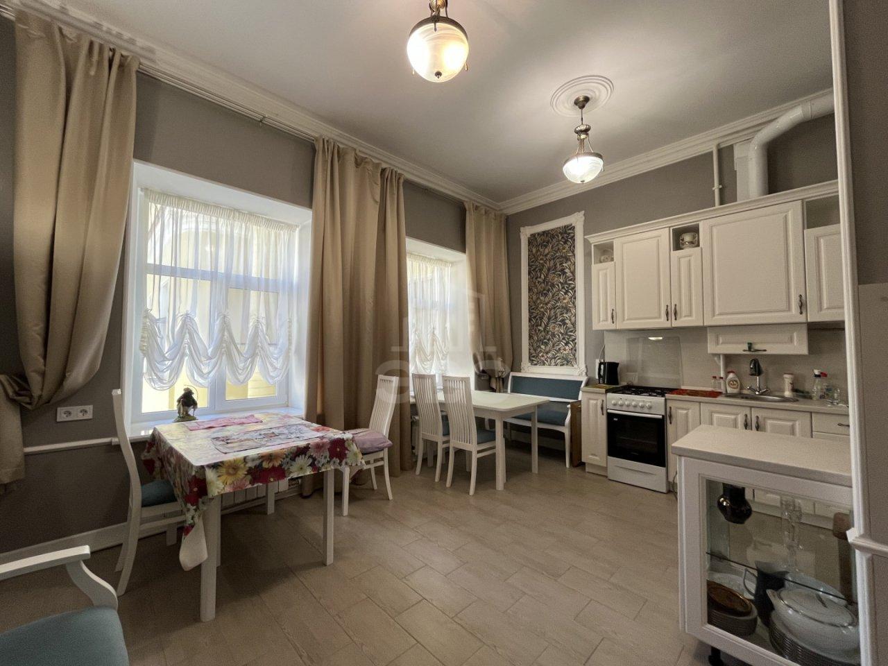 четырехкомнатная квартира в Санкт-Петербурге по адресу: Рубинштейна ул., 6