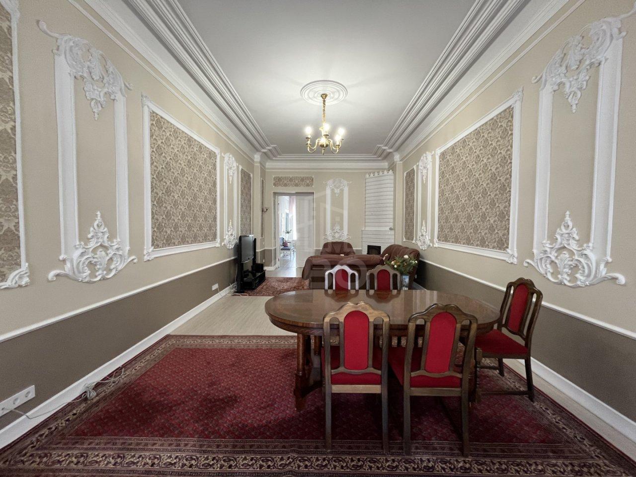 четырехкомнатная квартира в Санкт-Петербурге по адресу: Рубинштейна ул., 6