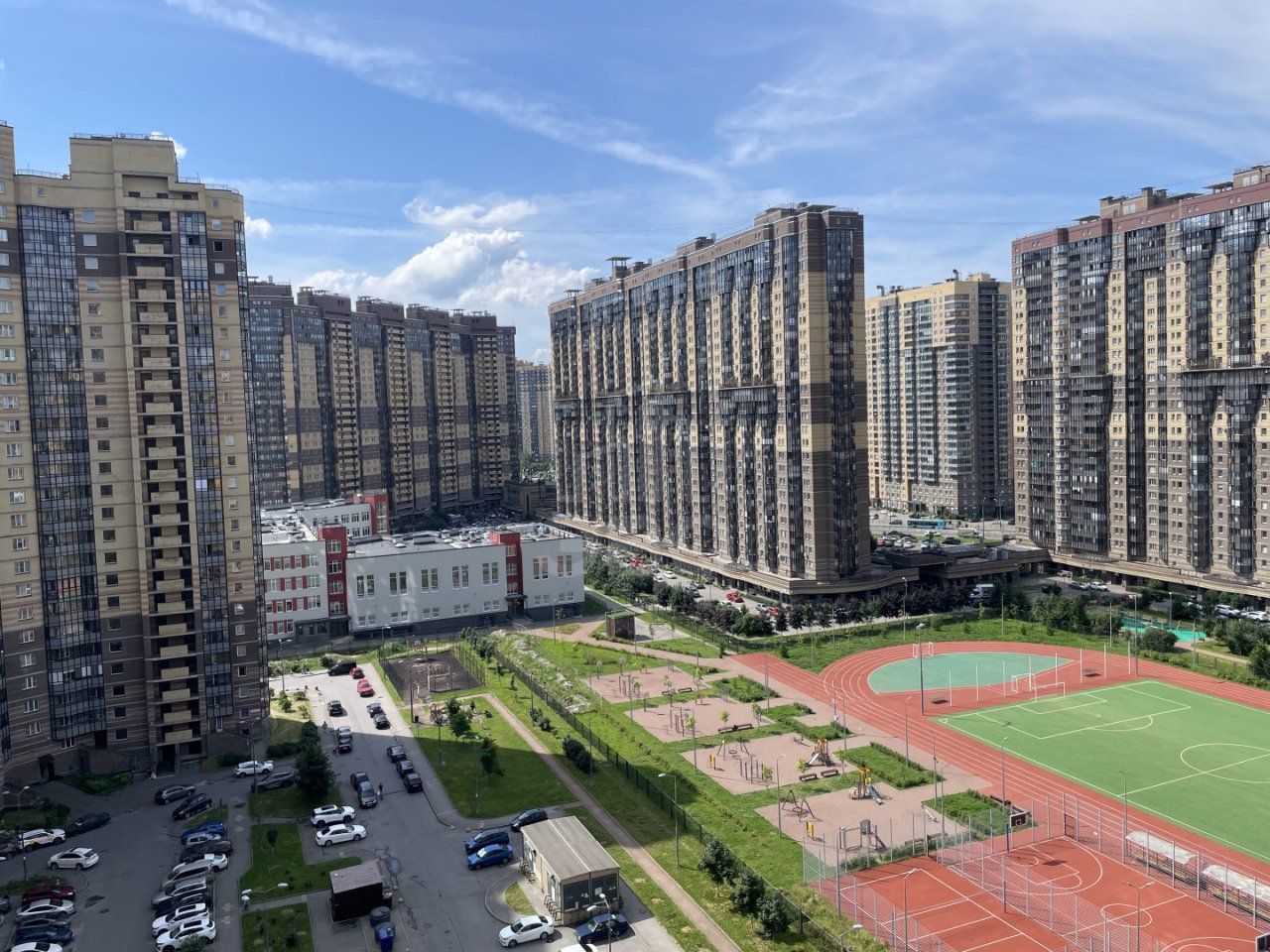 трехкомнатная квартира в Санкт-Петербурге по адресу: Фёдора Абрамова ул., 21, к 3, строение 1