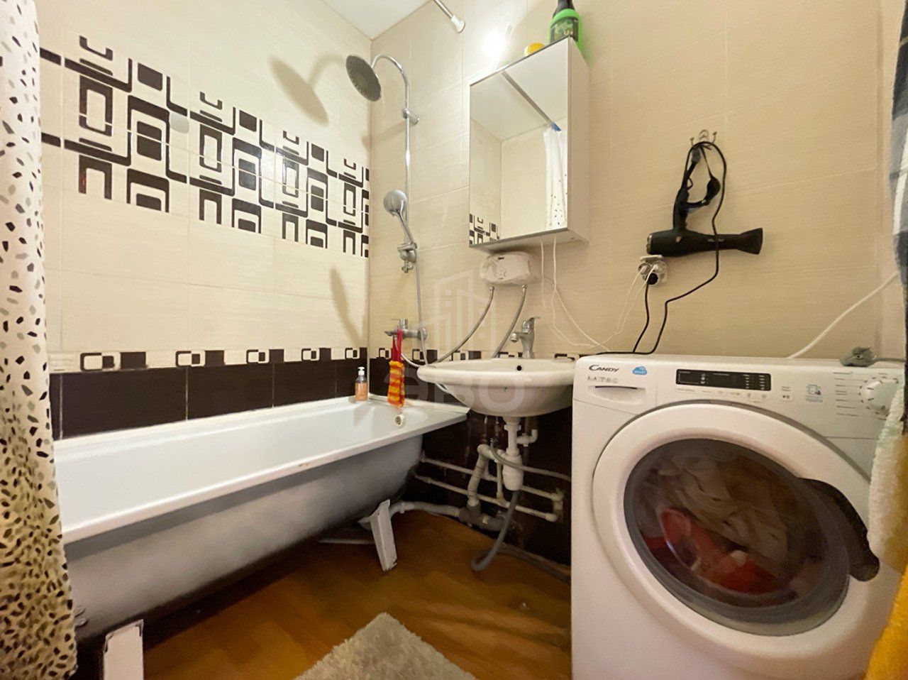 трехкомнатная квартира в Санкт-Петербурге по адресу: Фёдора Абрамова ул., 21, к 3, строение 1