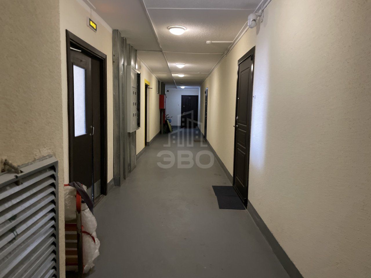 трехкомнатная квартира в Санкт-Петербурге по адресу: Фёдора Абрамова ул., 21, к 3, строение 1