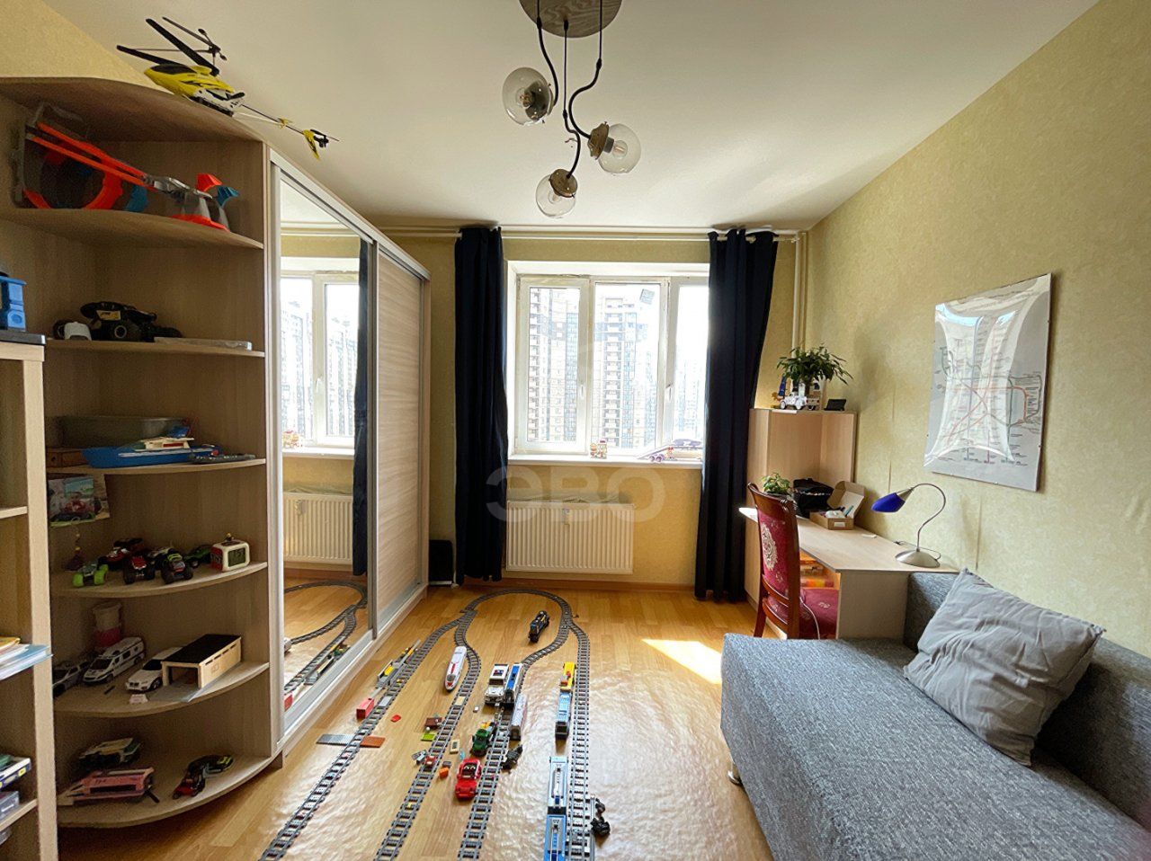 трехкомнатная квартира в Санкт-Петербурге по адресу: Фёдора Абрамова ул., 21, к 3, строение 1