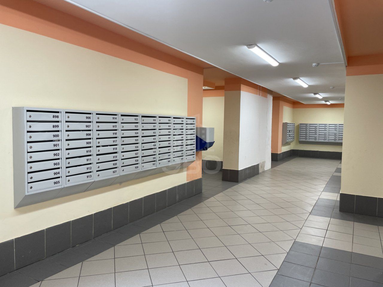 трехкомнатная квартира в Санкт-Петербурге по адресу: Фёдора Абрамова ул., 21, к 3, строение 1