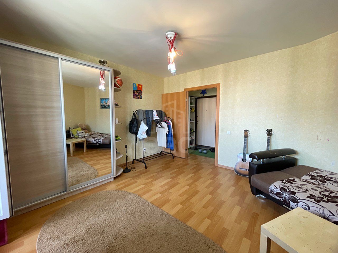 трехкомнатная квартира в Санкт-Петербурге по адресу: Фёдора Абрамова ул., 21, к 3, строение 1