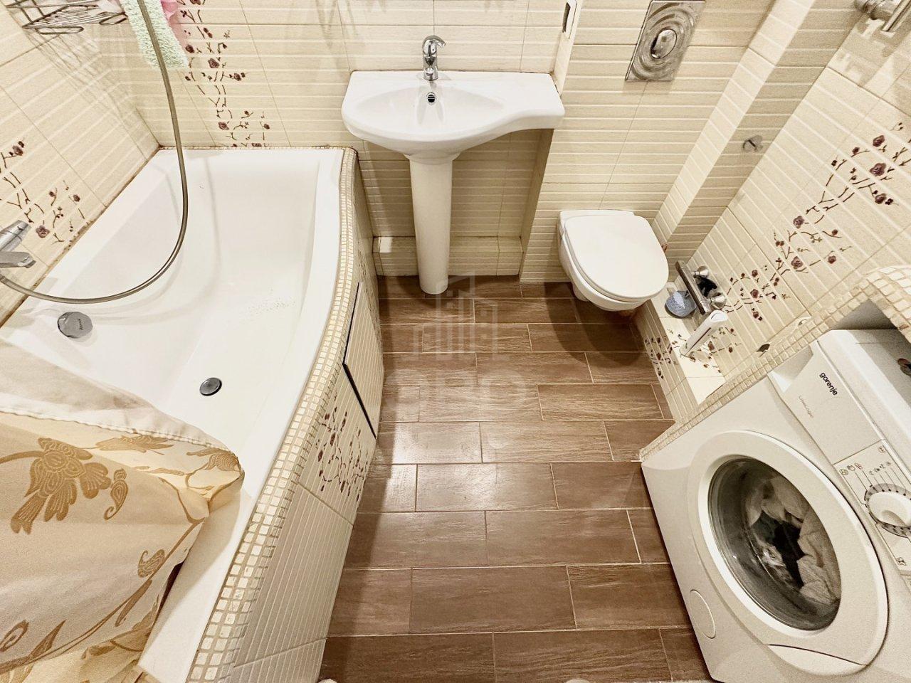 однокомнатная квартира в Санкт-Петербурге по адресу: Оптиков ул., 49, к 1