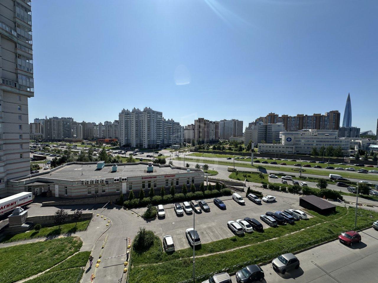 однокомнатная квартира в Санкт-Петербурге по адресу: Оптиков ул., 49, к 1