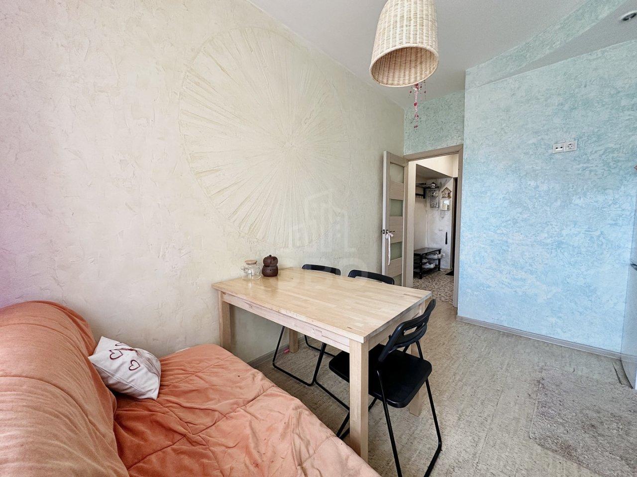 однокомнатная квартира в Санкт-Петербурге по адресу: Оптиков ул., 49, к 1