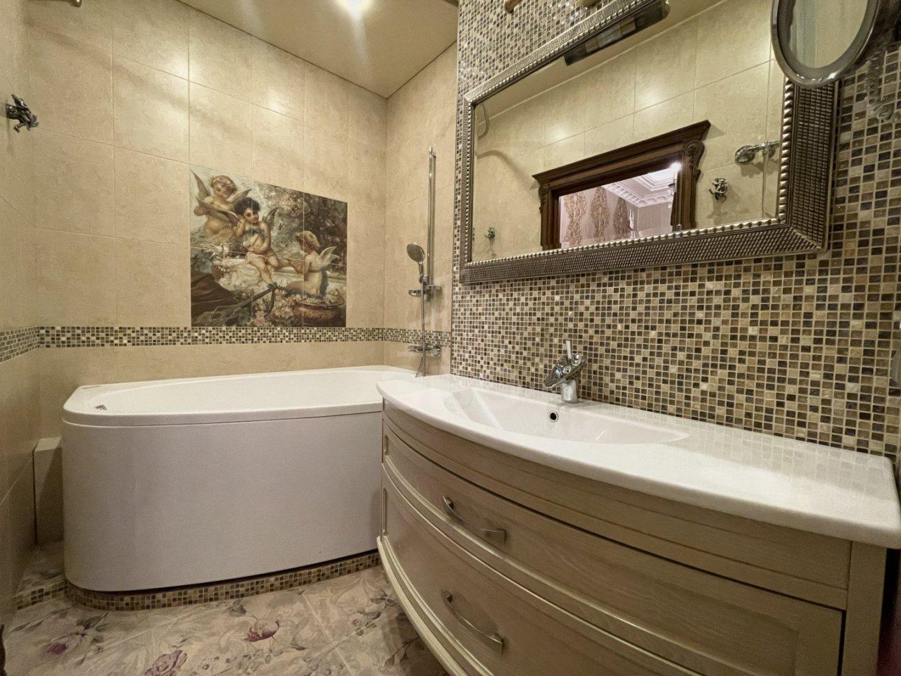 трехкомнатная квартира в Санкт-Петербурге по адресу: 3-й Озерковский пер., 1, к 1