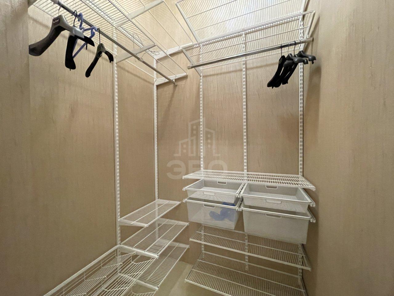 трехкомнатная квартира в Санкт-Петербурге по адресу: 3-й Озерковский пер., 1, к 1