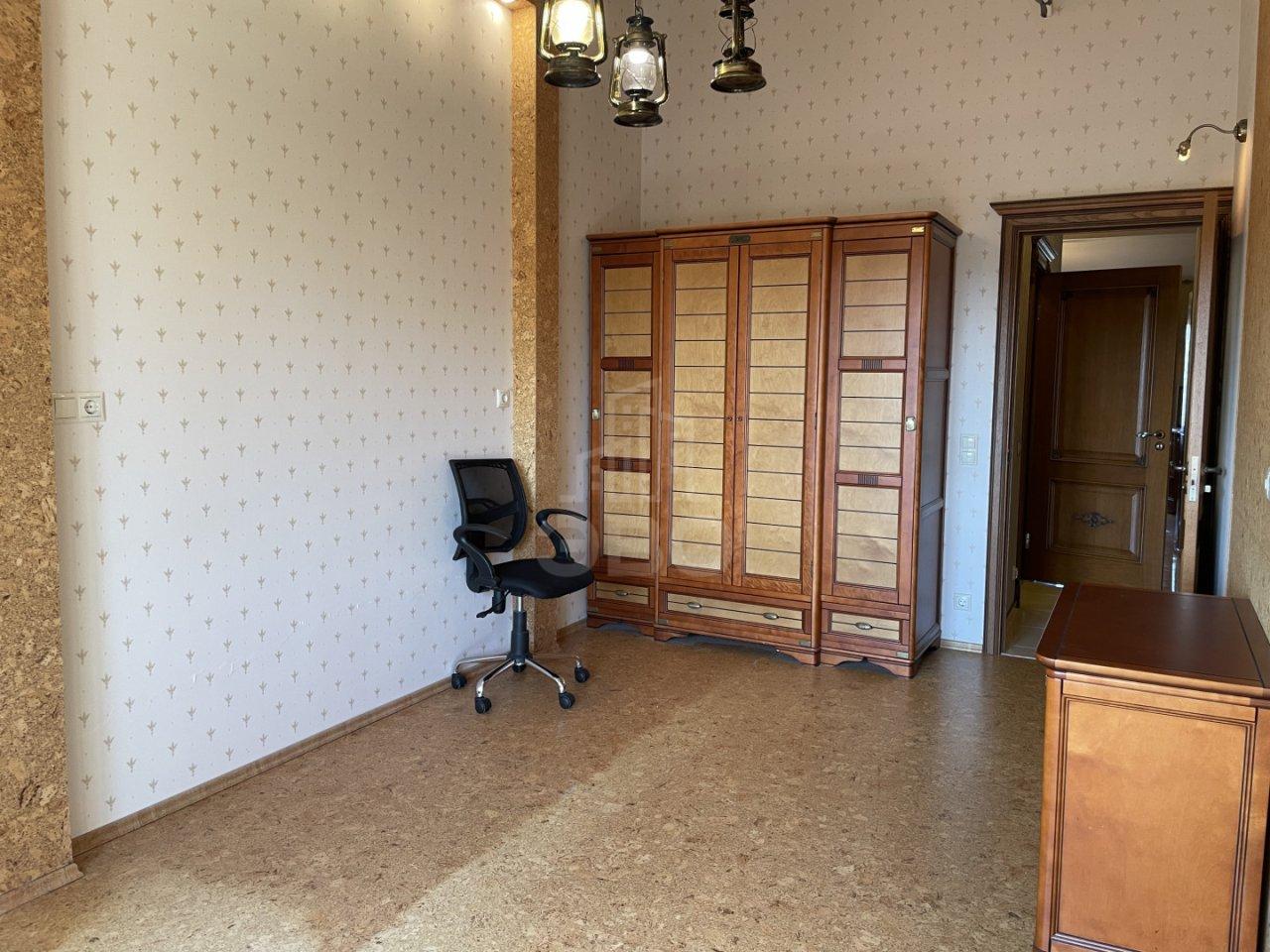 трехкомнатная квартира в Санкт-Петербурге по адресу: 3-й Озерковский пер., 1, к 1