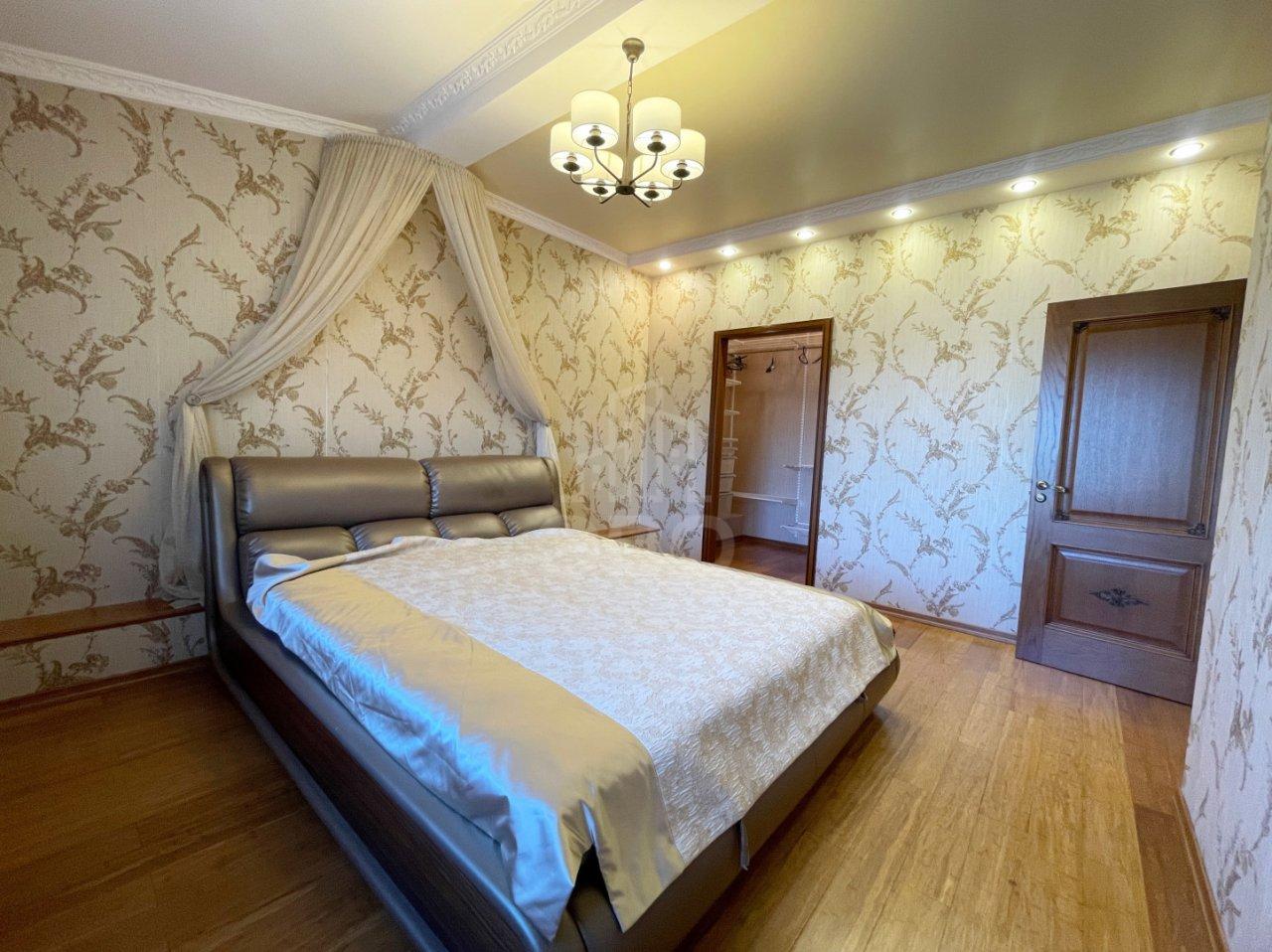 трехкомнатная квартира в Санкт-Петербурге по адресу: 3-й Озерковский пер., 1, к 1