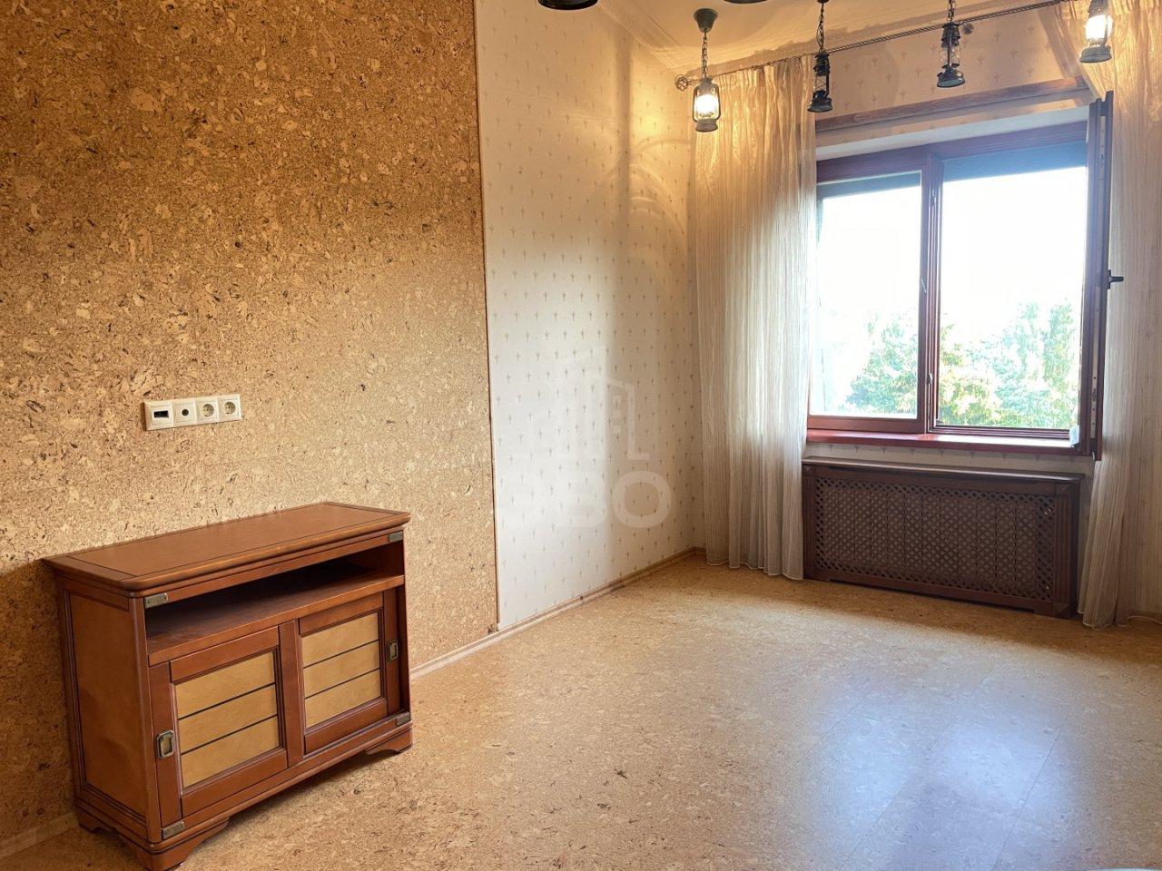 трехкомнатная квартира в Санкт-Петербурге по адресу: 3-й Озерковский пер., 1, к 1