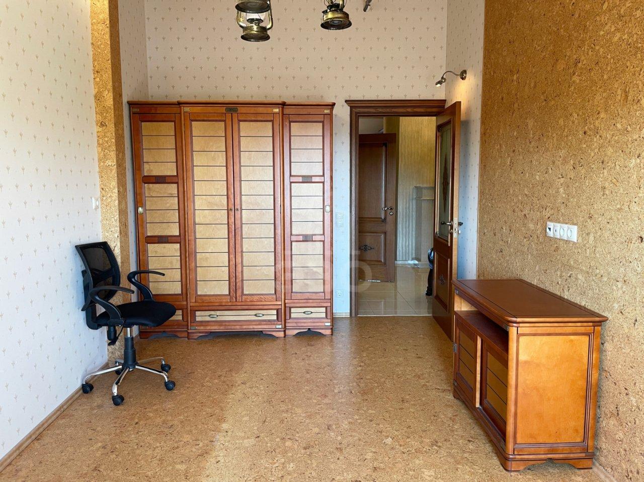 трехкомнатная квартира в Санкт-Петербурге по адресу: 3-й Озерковский пер., 1, к 1