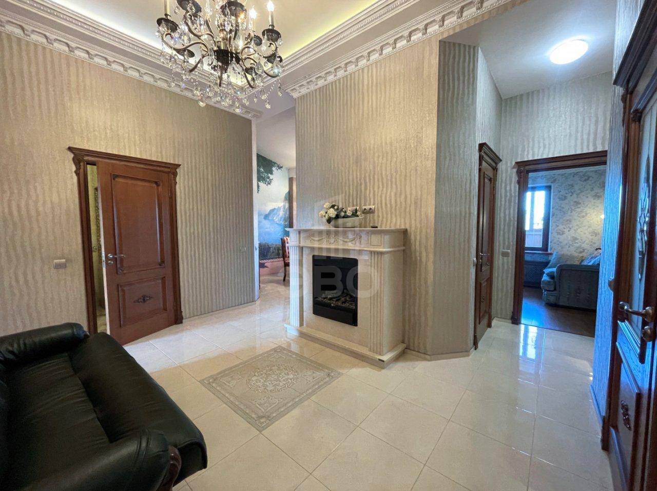 трехкомнатная квартира в Санкт-Петербурге по адресу: 3-й Озерковский пер., 1, к 1