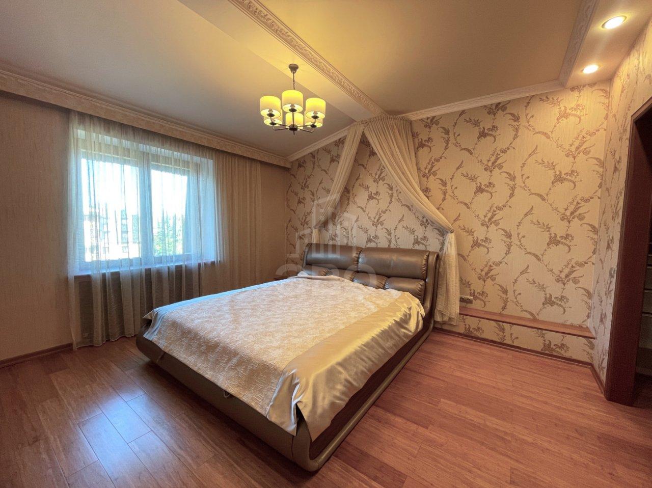 трехкомнатная квартира в Санкт-Петербурге по адресу: 3-й Озерковский пер., 1, к 1