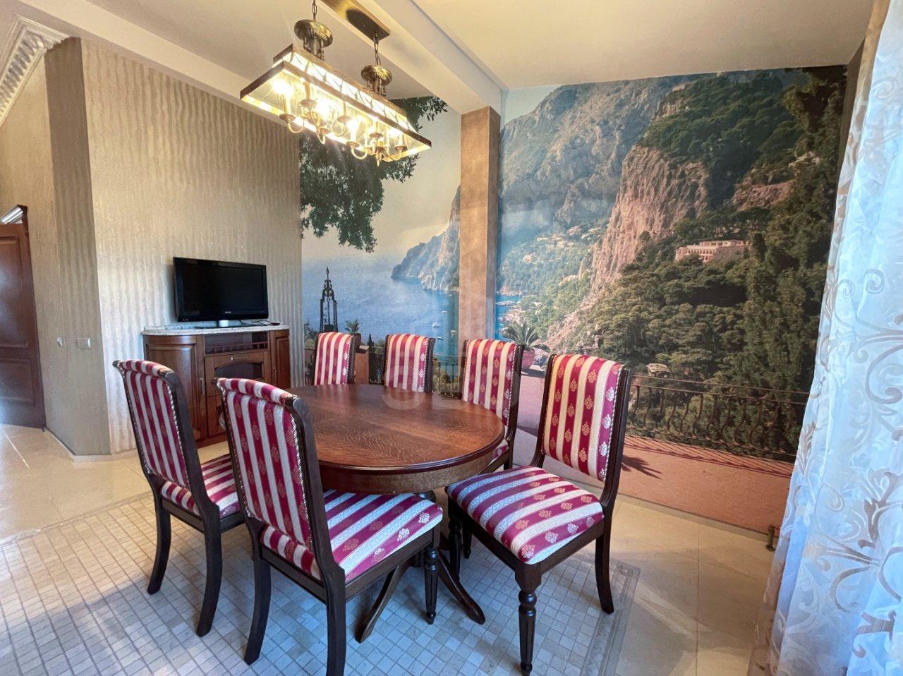 трехкомнатная квартира в Санкт-Петербурге по адресу: 3-й Озерковский пер., 1, к 1