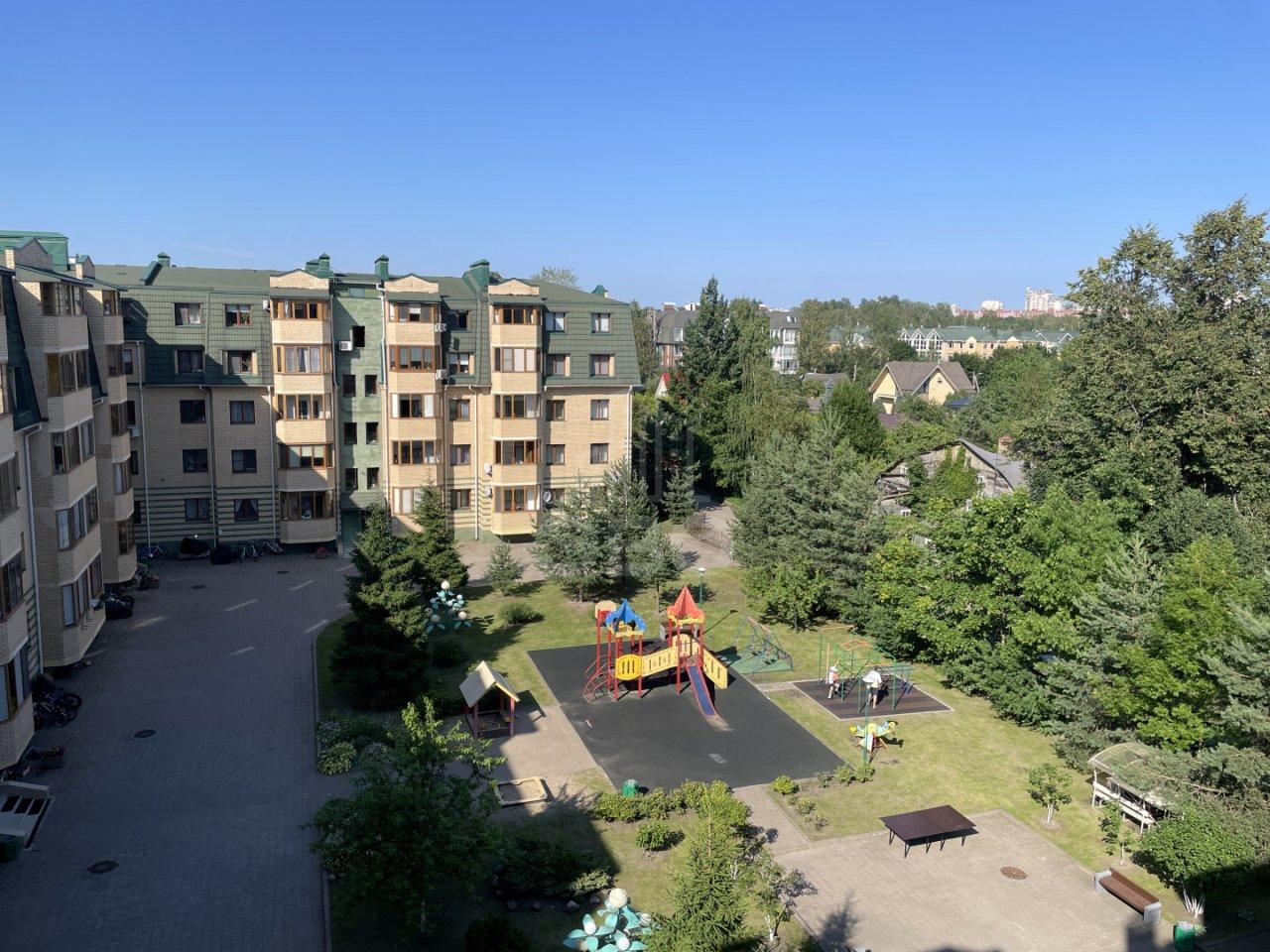 трехкомнатная квартира в Санкт-Петербурге по адресу: 3-й Озерковский пер., 1, к 1