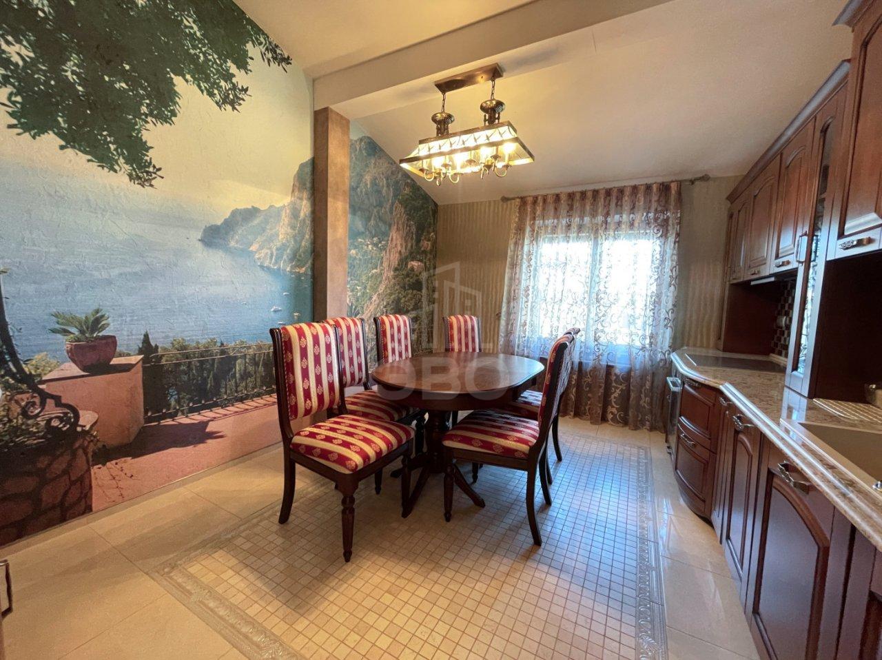 трехкомнатная квартира в Санкт-Петербурге по адресу: 3-й Озерковский пер., 1, к 1