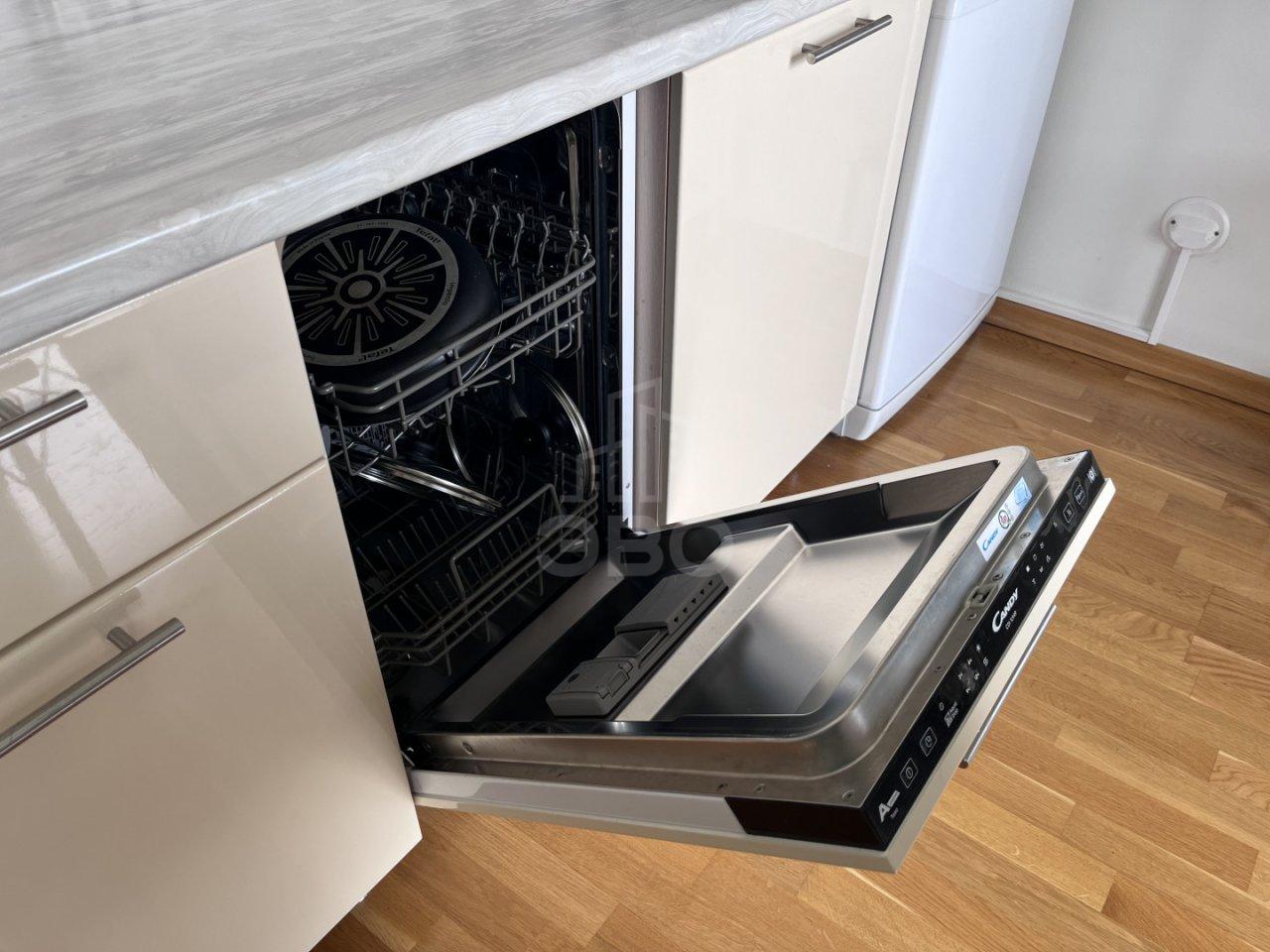 двухкомнатная квартира в Санкт-Петербурге по адресу: Обводного канала наб., 108