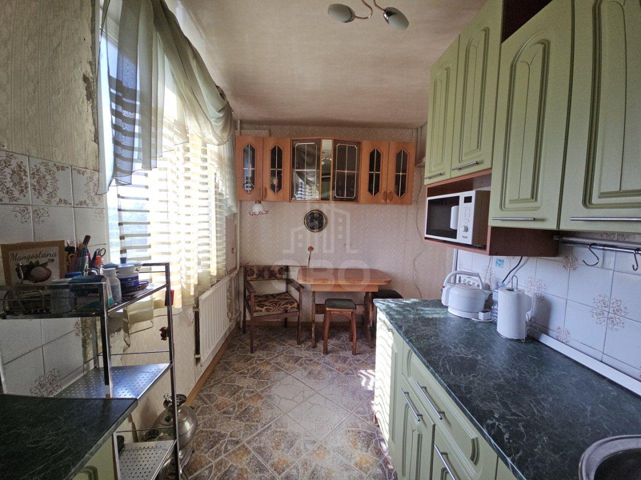 трехкомнатная квартира в Санкт-Петербурге по адресу: Загребский б-р., 23, к 2, литера А