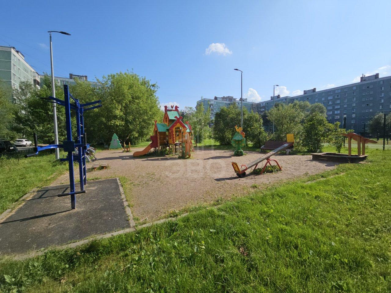 трехкомнатная квартира в Санкт-Петербурге по адресу: Загребский б-р., 23, к 2, литера А