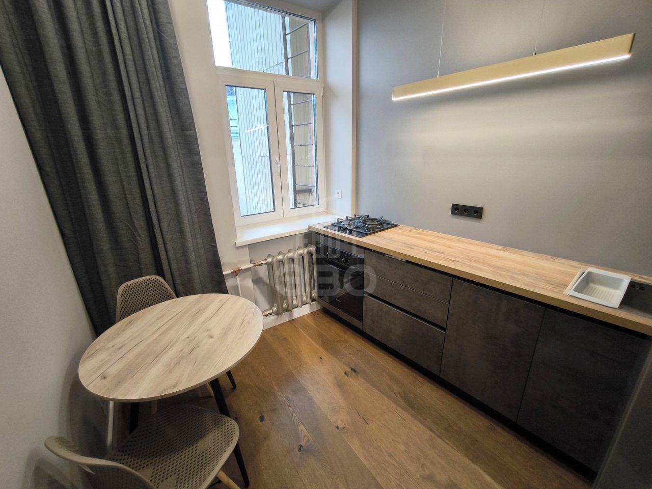 двухкомнатная квартира в Санкт-Петербурге по адресу: Кронверкский проспект, 73/39