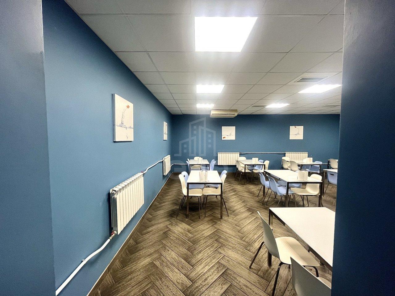 коммерция в Санкт-Петербурге по адресу: Оптиков ул., 4