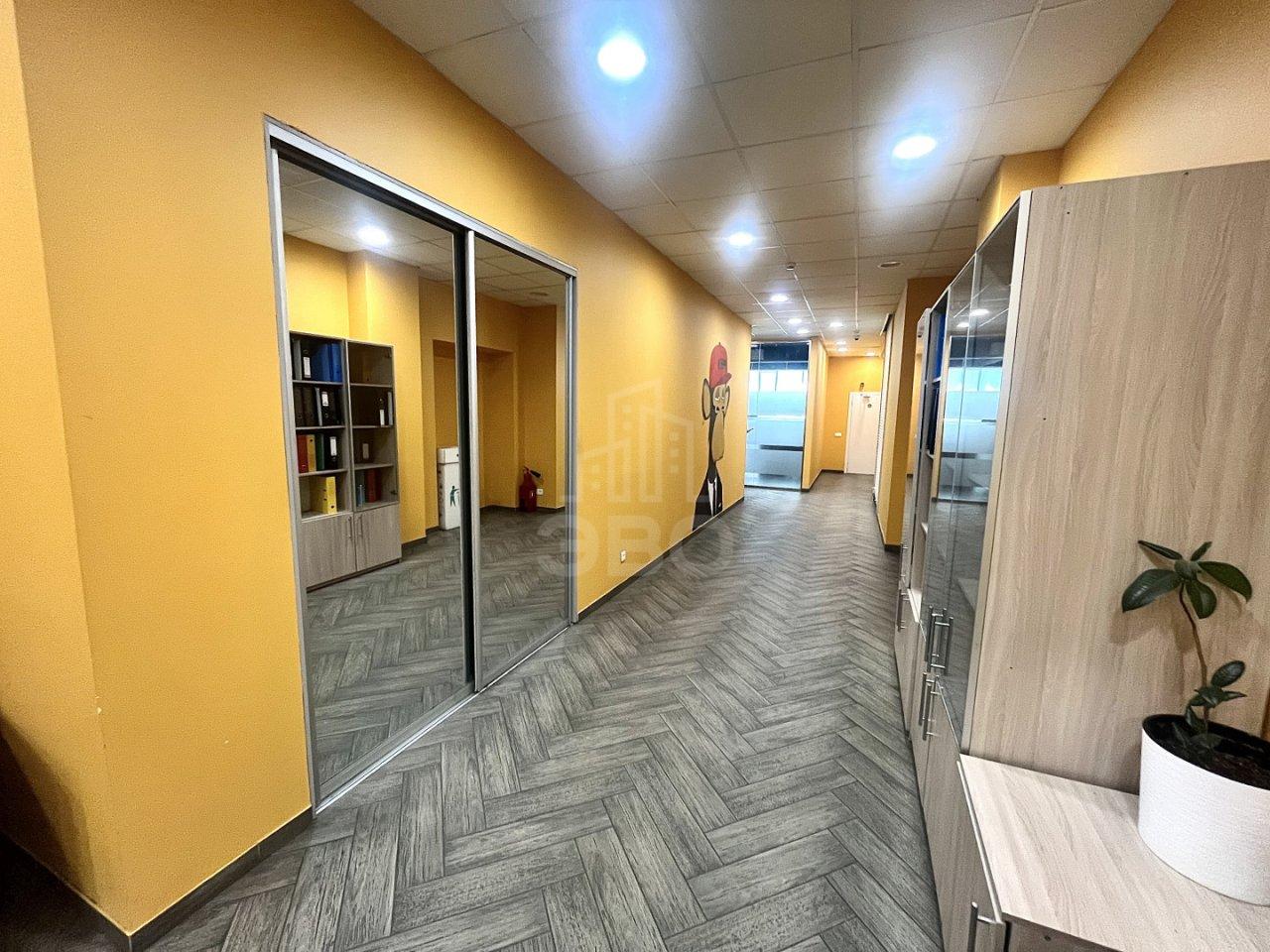 коммерция в Санкт-Петербурге по адресу: Оптиков ул., 4