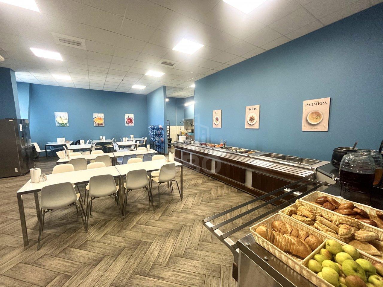 коммерция в Санкт-Петербурге по адресу: Оптиков ул., 4