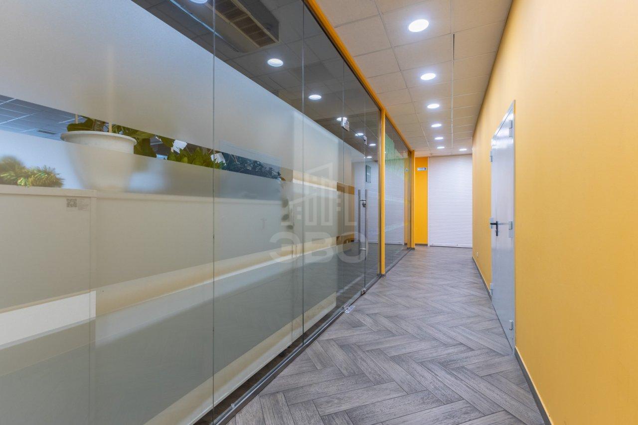 коммерция в Санкт-Петербурге по адресу: Оптиков ул., 4