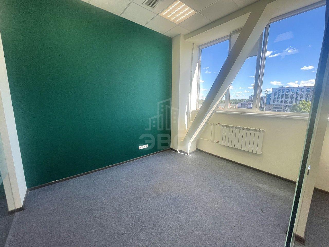 коммерция в Санкт-Петербурге по адресу: Оптиков ул., 4