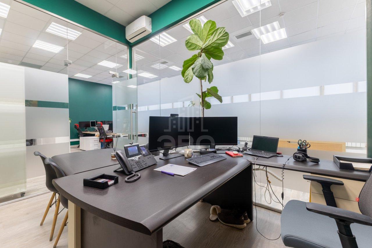 коммерция в Санкт-Петербурге по адресу: Оптиков ул., 4