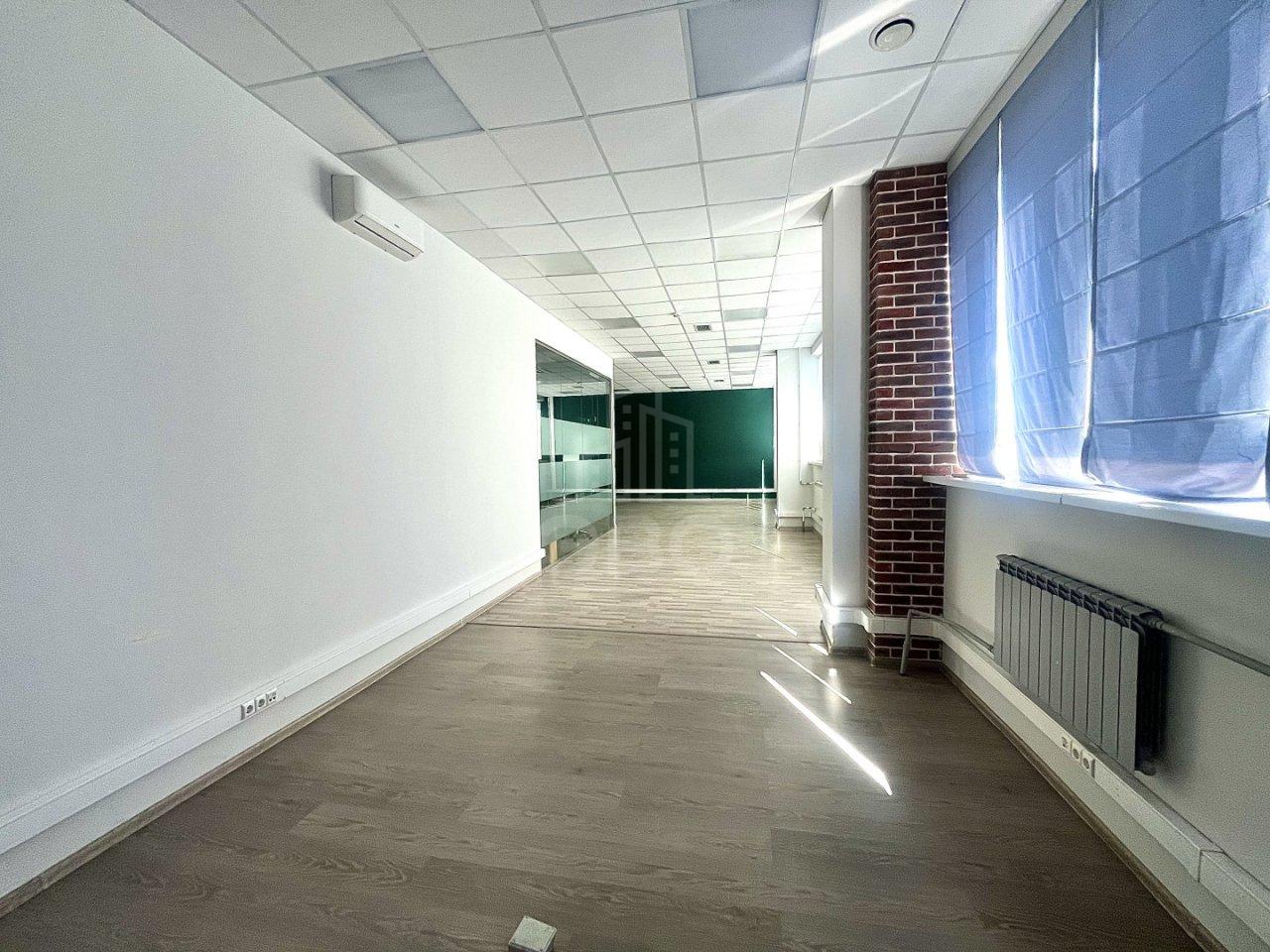 коммерция в Санкт-Петербурге по адресу: Оптиков ул., 4