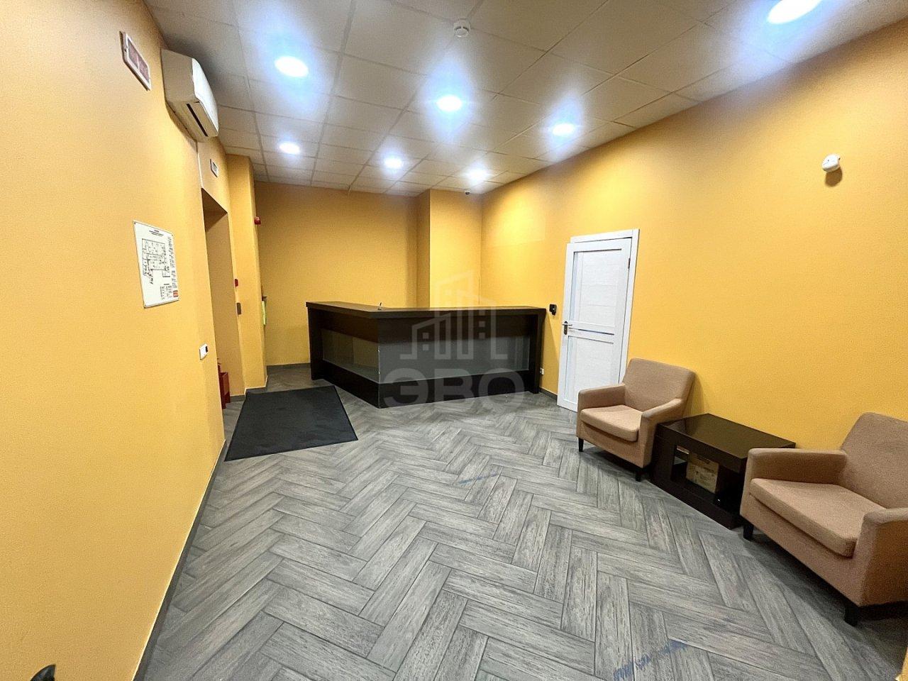 коммерция в Санкт-Петербурге по адресу: Оптиков ул., 4