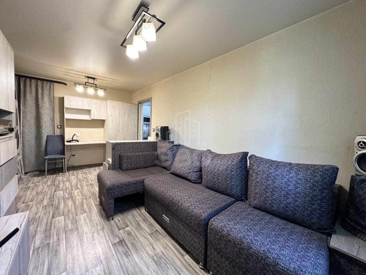 трехкомнатная квартира в Санкт-Петербурге по адресу: Добровольцев ул., 46, литера А