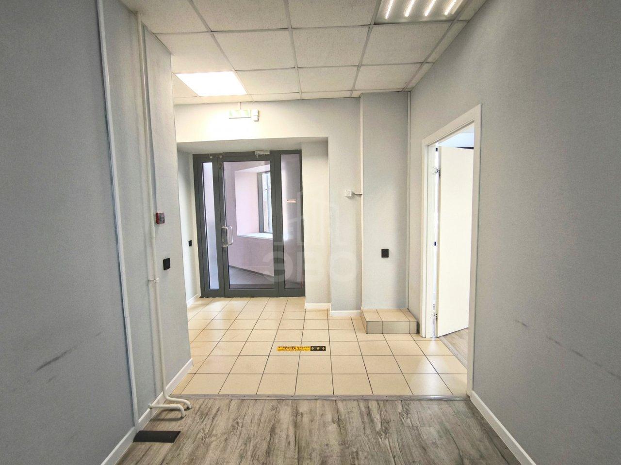 коммерция в Санкт-Петербурге по адресу: Коломяжский проспект, 28, к 3