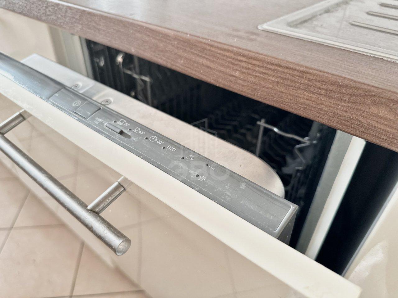 двухкомнатная квартира в Санкт-Петербурге по адресу: Мичманская ул., 2, к 1