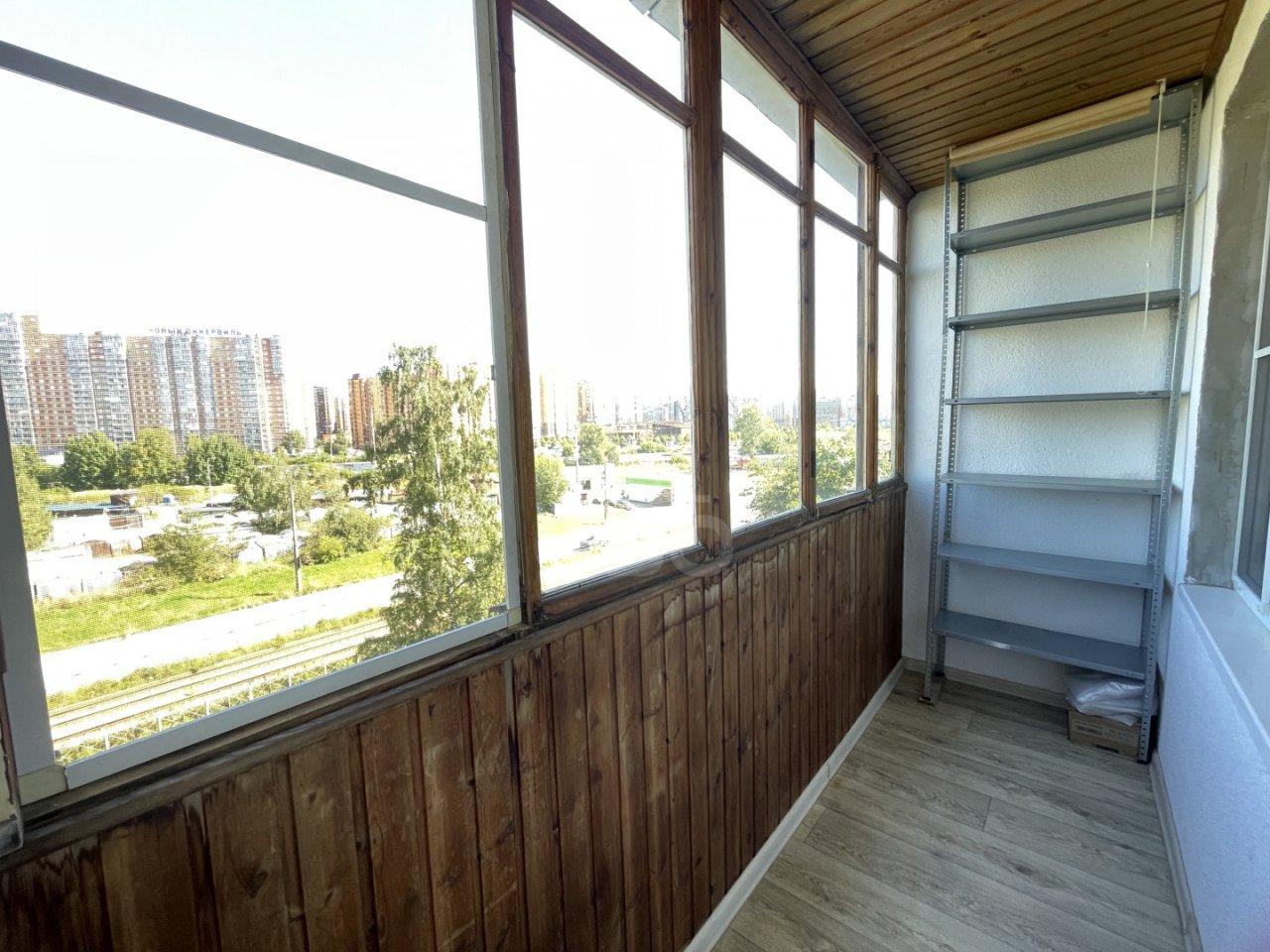 трехкомнатная квартира в Санкт-Петербурге по адресу: Солидарности проспект, 25, к 1