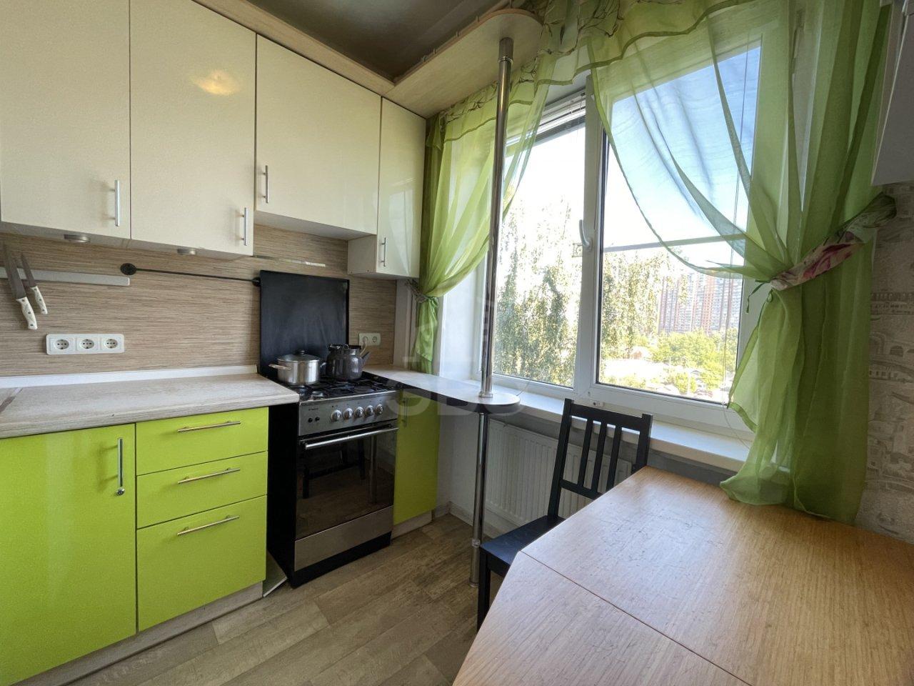 трехкомнатная квартира в Санкт-Петербурге по адресу: Солидарности проспект, 25, к 1