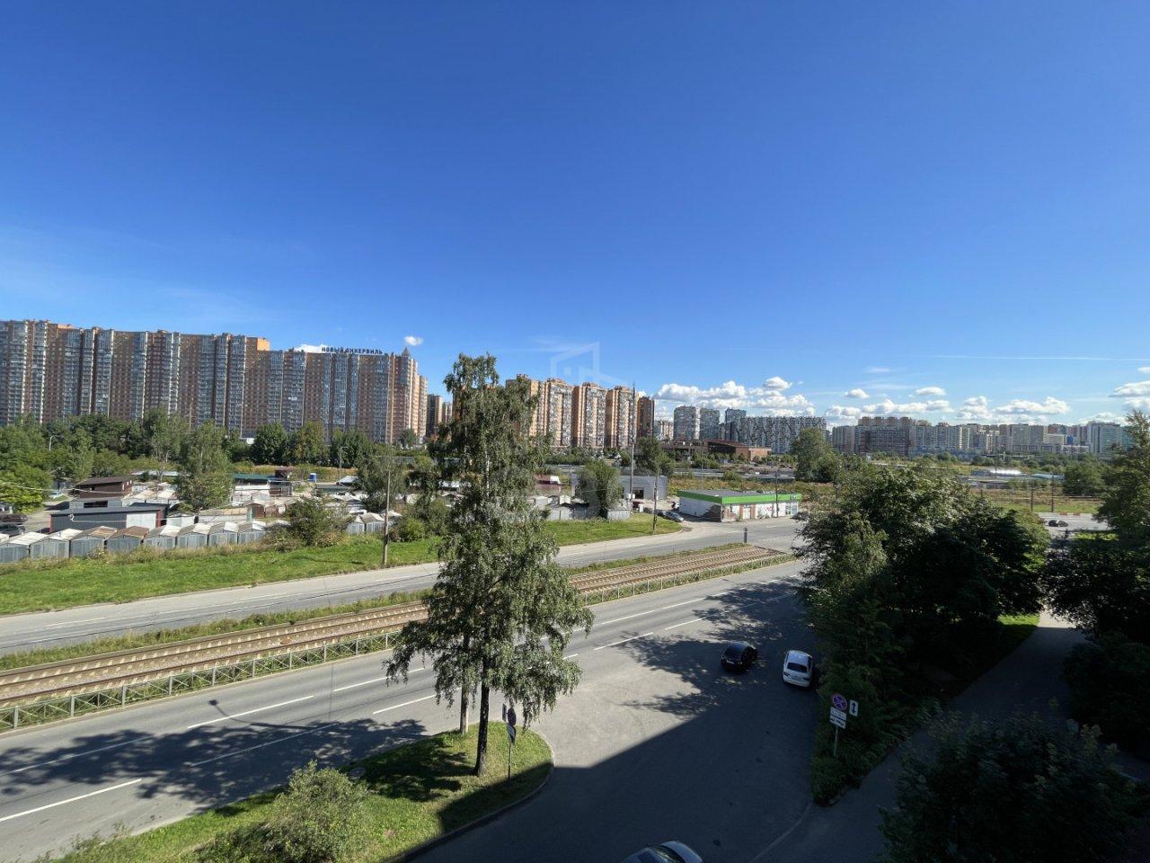 трехкомнатная квартира в Санкт-Петербурге по адресу: Солидарности проспект, 25, к 1