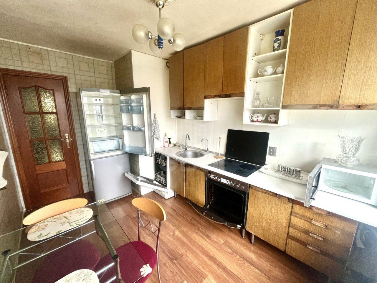 трехкомнатная квартира в Санкт-Петербурге по адресу: Большевиков проспект, 33, литера А