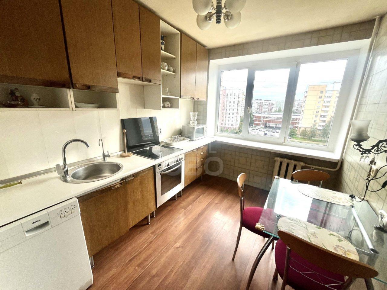 трехкомнатная квартира в Санкт-Петербурге по адресу: Большевиков проспект, 33, литера А