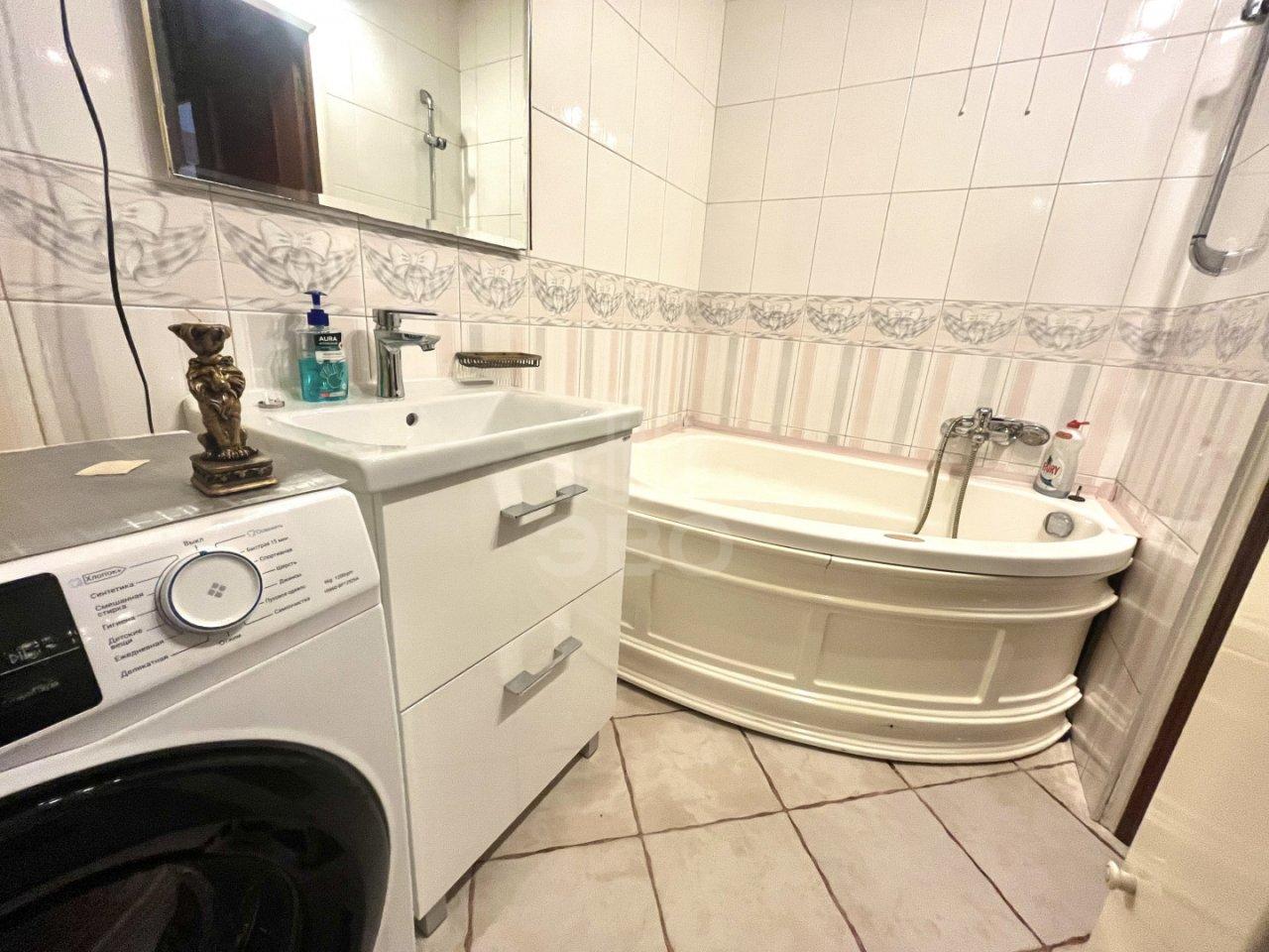 трехкомнатная квартира в Санкт-Петербурге по адресу: Большевиков проспект, 33, литера А