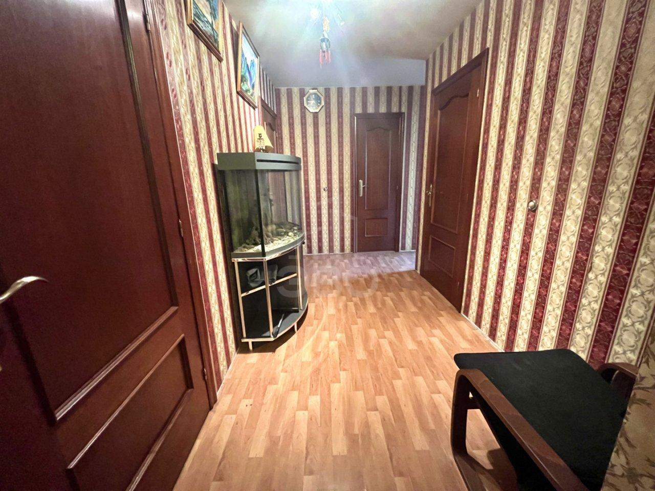 трехкомнатная квартира в Санкт-Петербурге по адресу: Большевиков проспект, 33, литера А