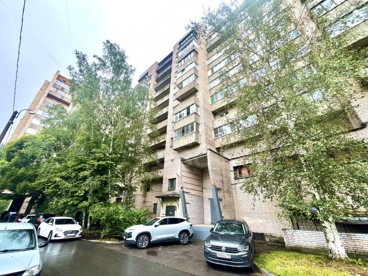 трехкомнатная квартира в Санкт-Петербурге по адресу: Большевиков проспект, 33, литера А