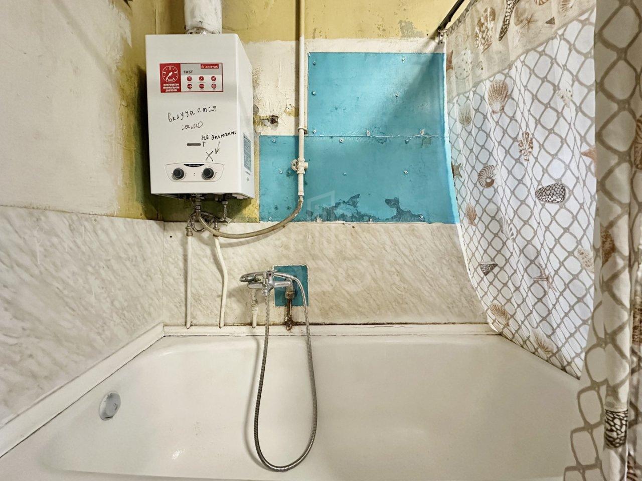 комната в Санкт-Петербурге по адресу: Плуталова ул., 15