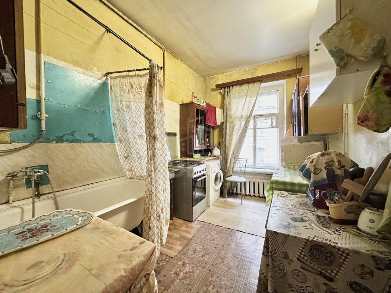 комната в Санкт-Петербурге по адресу: Плуталова ул., 15