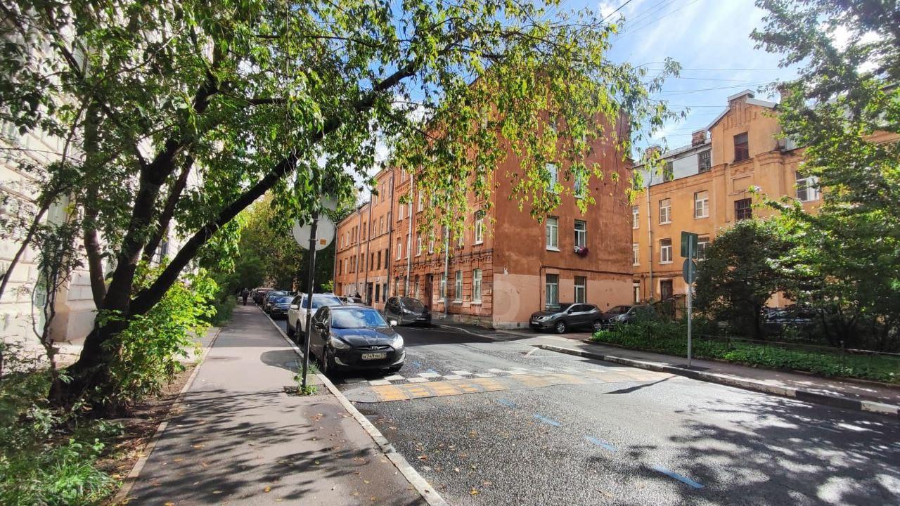 комната в Санкт-Петербурге по адресу: Плуталова ул., 15