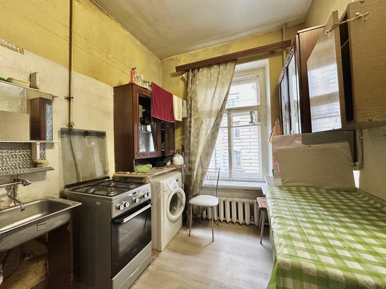 комната в Санкт-Петербурге по адресу: Плуталова ул., 15