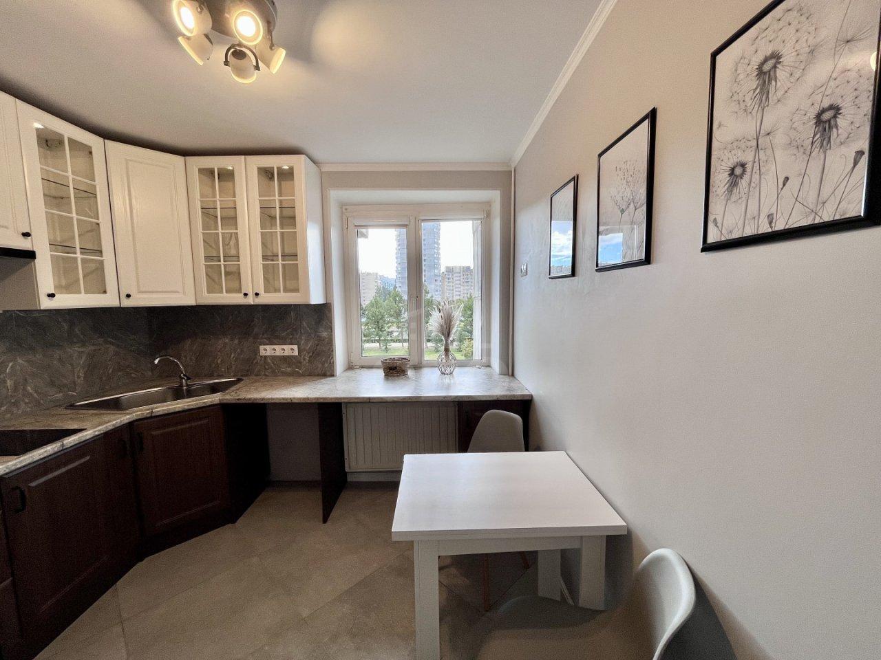 двухкомнатная квартира в Санкт-Петербурге по адресу: Новосмоленская наб., 1